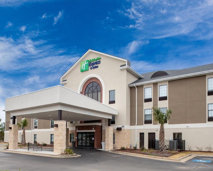 Holiday Inn Express & Suites Morehead City