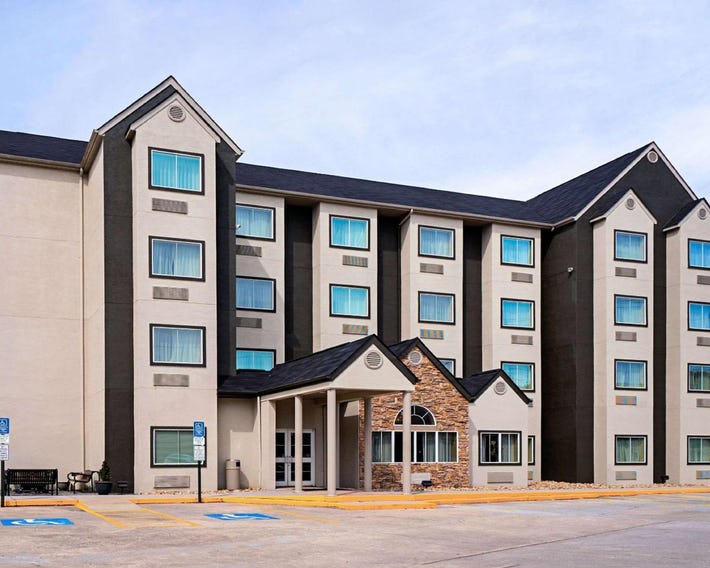 Quality Inn & Suites Robbinsville