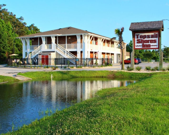 Topsail Shores Inn