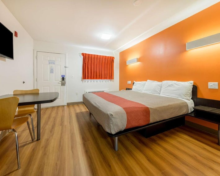 Motel 6-Greenville, SC