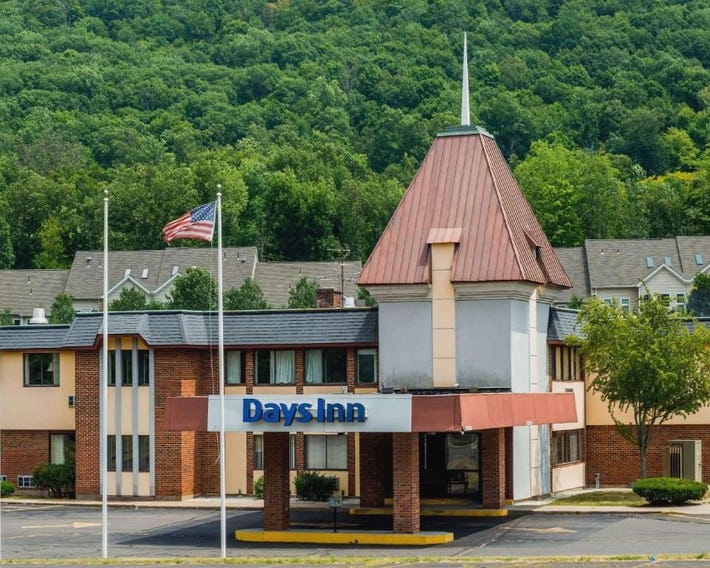 Days Inn by Wyndham Berlin Meriden