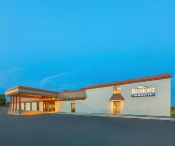 Baymont by Wyndham Jamestown Conference Center & Water Park