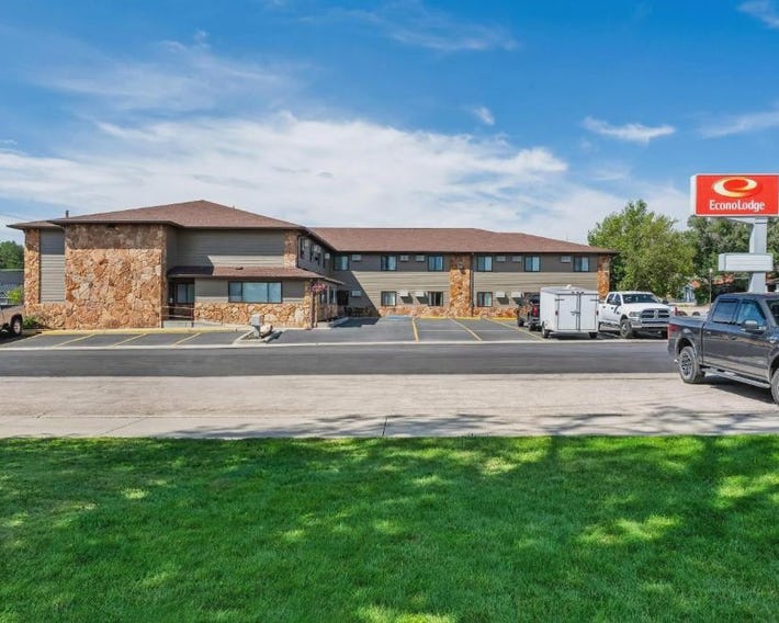 Econo Lodge, Downtown Custer Near Custer State Park and Mt Rushmore