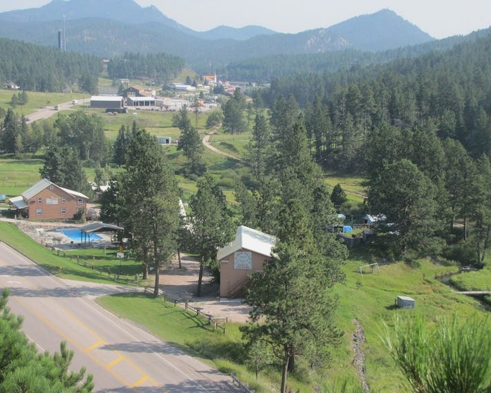 Black Hills Cabins & Motel at Quail's Crossing