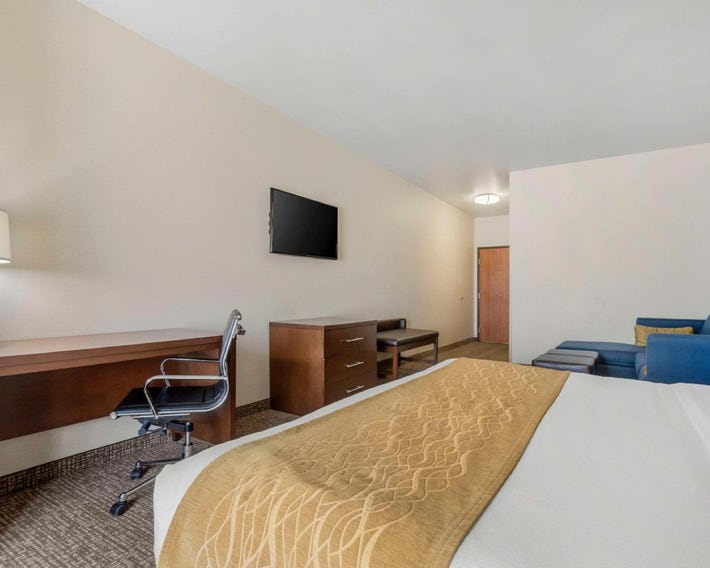 Comfort Inn & Suites Mitchell I-90