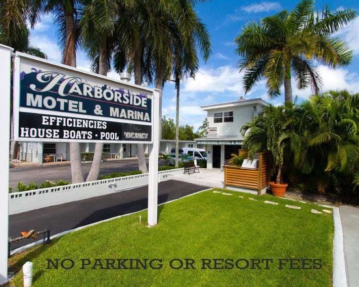 Harborside Motel & Marina