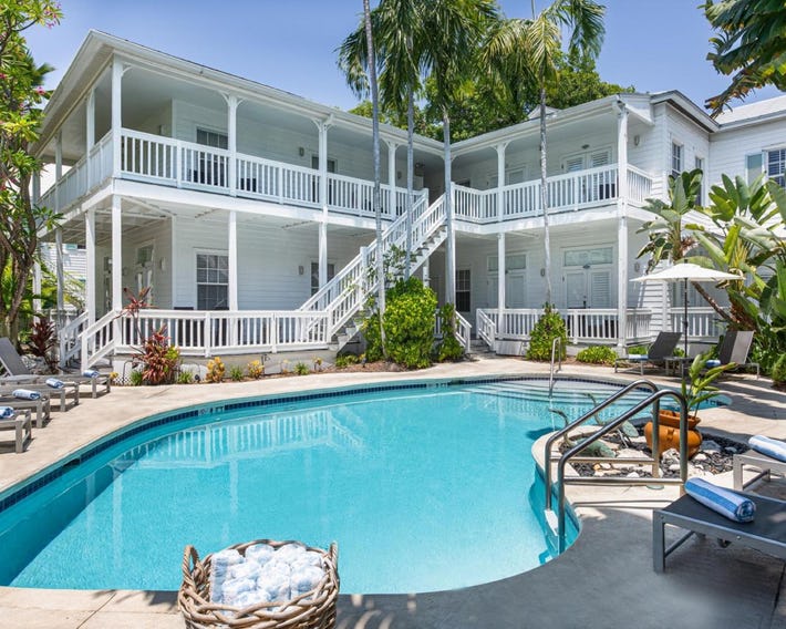 Paradise Inn - Adult Exclusive