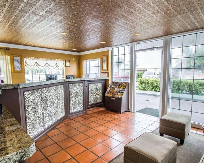 Econo Lodge Cocoa Beach - near the Port