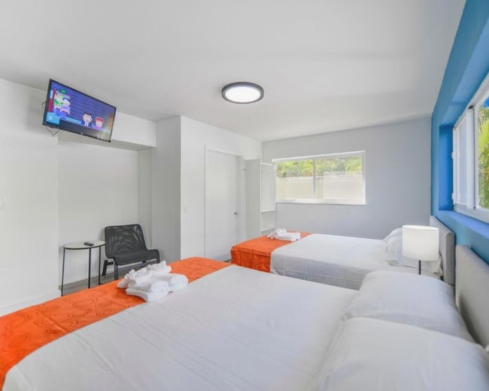 Radiant Unit with parking and pool - M26