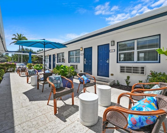Hollywood Beach Suites Hotel