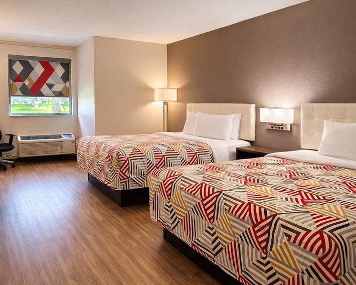 Howard Johnson by Wyndham Lake City