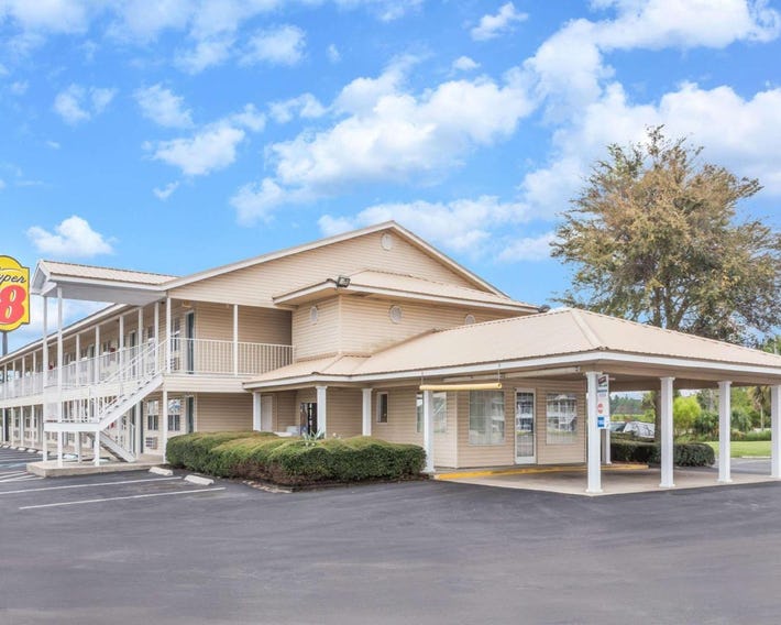 Super 8 by Wyndham Madison