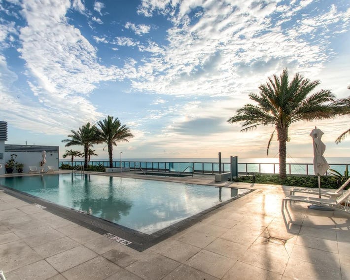 Churchill Suites Monte Carlo Miami Beach