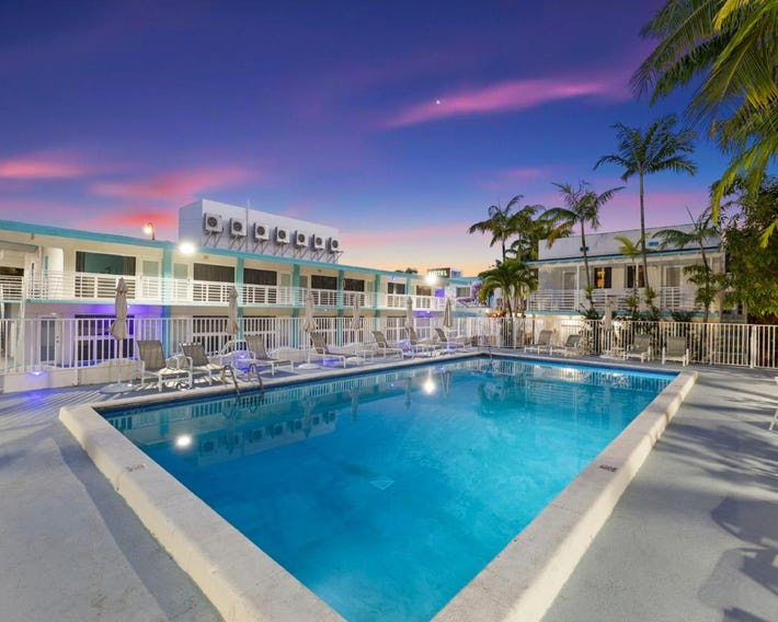 The New Yorker Miami Hotel