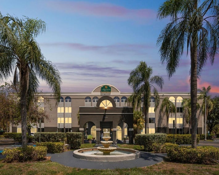 La Quinta Inn & Suites by Wyndham Miami Lakes