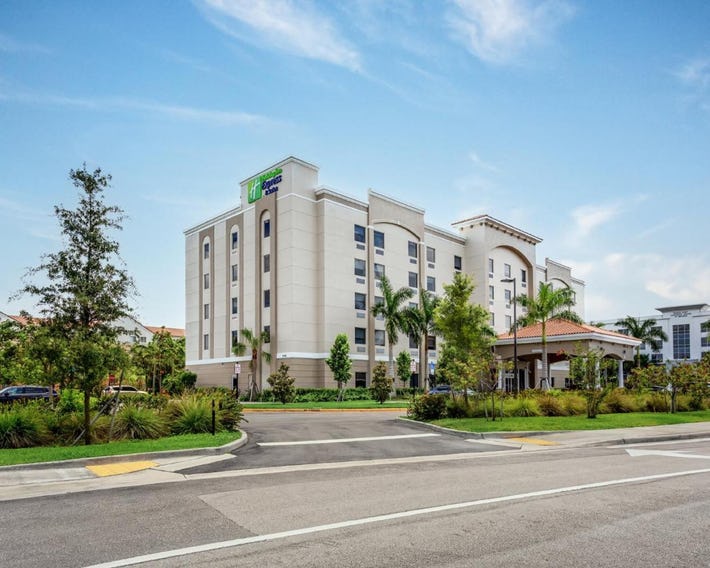 Holiday Inn Express & Suites Miramar