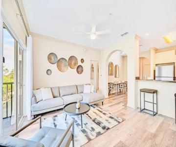 Bright Condo, near Disney!