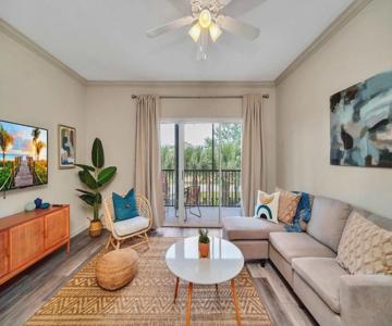 Bright 3BR Condo With Pool, Close to Disney!