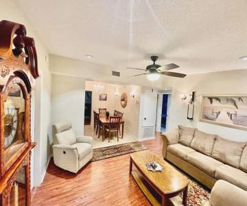 Cozy Modest Home near Universal Studios/VolcanoBay
