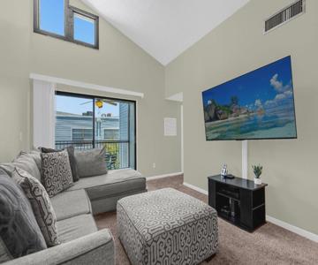 Upstay Condo near MCO Airport w Golf & Pool