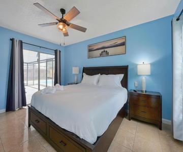 Spacious 4-Bedroom Villa Near Disney World