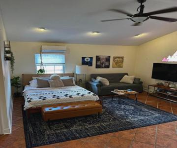 Lofty Dreams B&B, studio near Disney & Universal