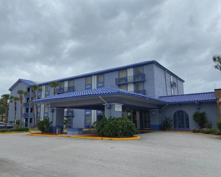 Monumental Movieland Hotel
