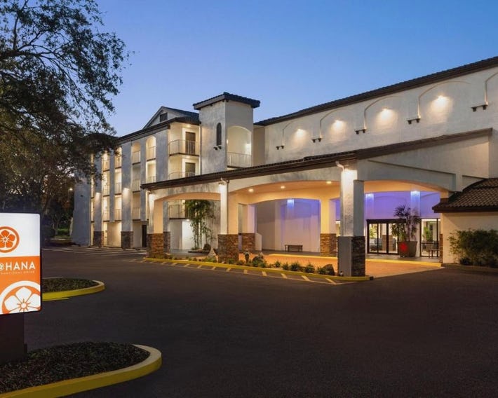 Mai Hana Hotel and Suites I Drive-Theme Parks