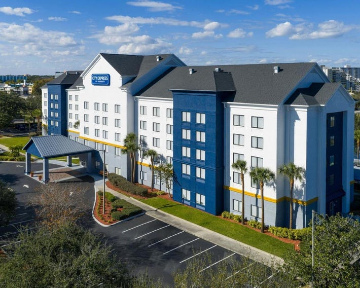 Comfort Inn & Suites Near Universal Orlando Resort-Convention Ctr.