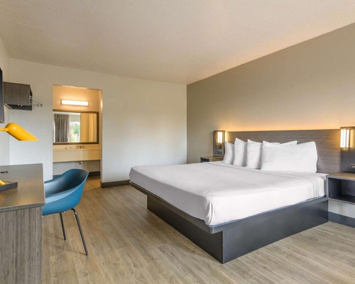 Motel 6-Spring Hill, FL - Weeki Wachee