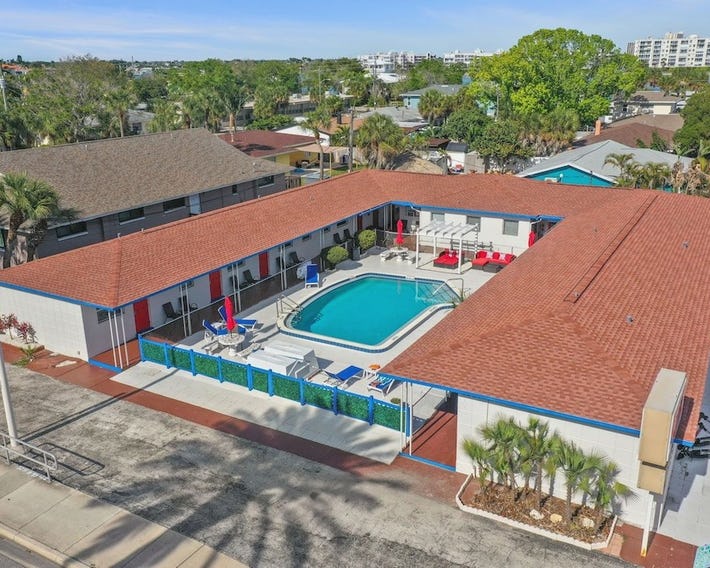 Sun Island Motel