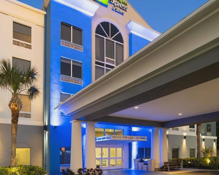 Holiday Inn Express Hotel & Suites St. Petersburg North (I-275)