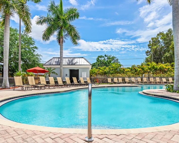 Holiday Inn St. Petersburg West