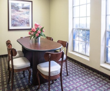 Vista Inn & Suites Tampa