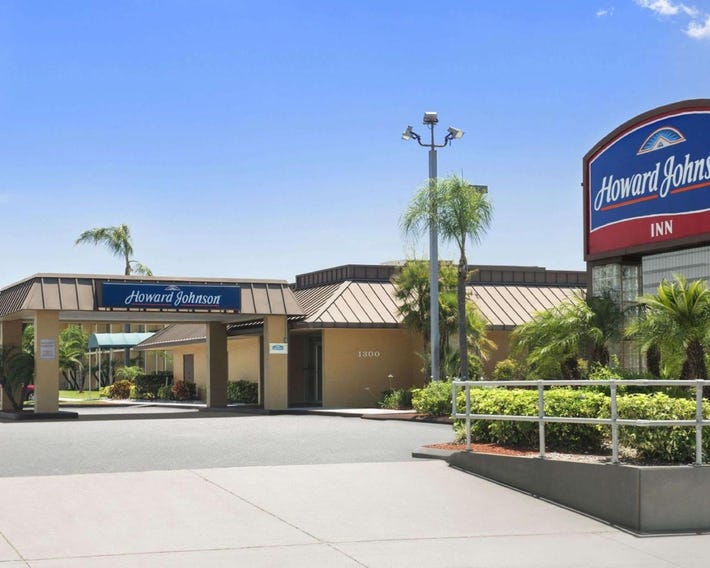 Howard Johnson by Wyndham Winter Haven FL