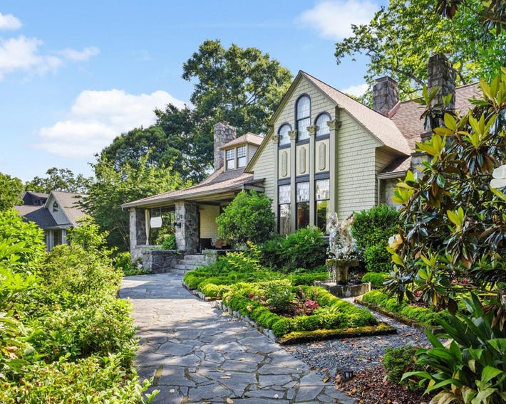Stonehurst Place Bed & Breakfast