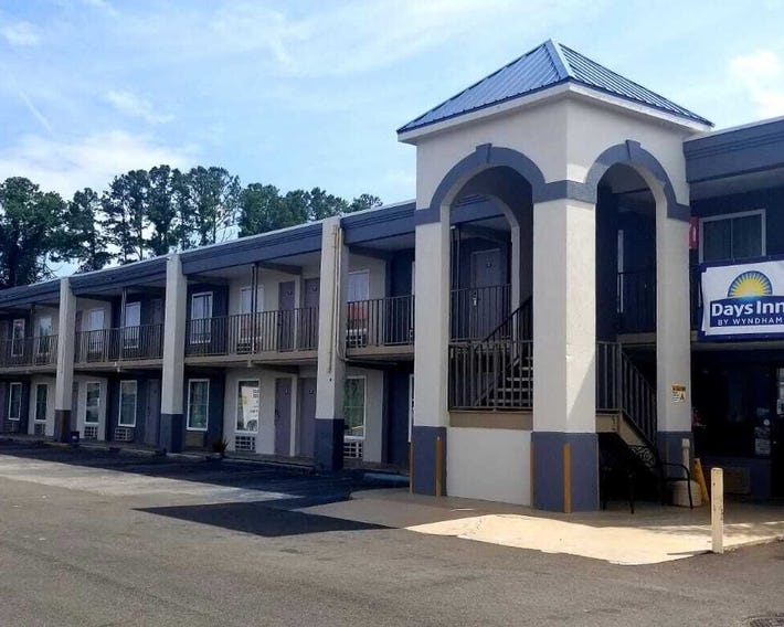 Days Inn by Wyndham Brunswick/St. Simons Area