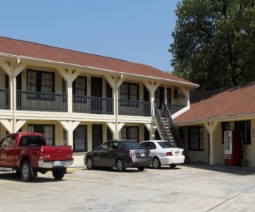 Creekside Inn