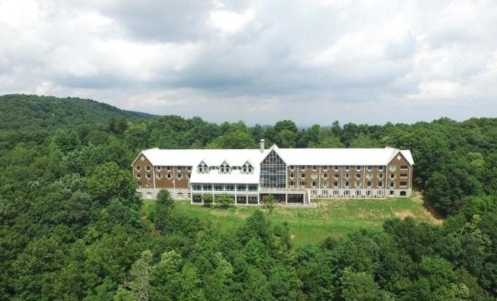 Amicalola Falls State Park and Lodge