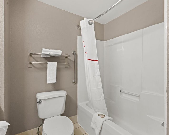 Red Roof Inn & Suites Newnan