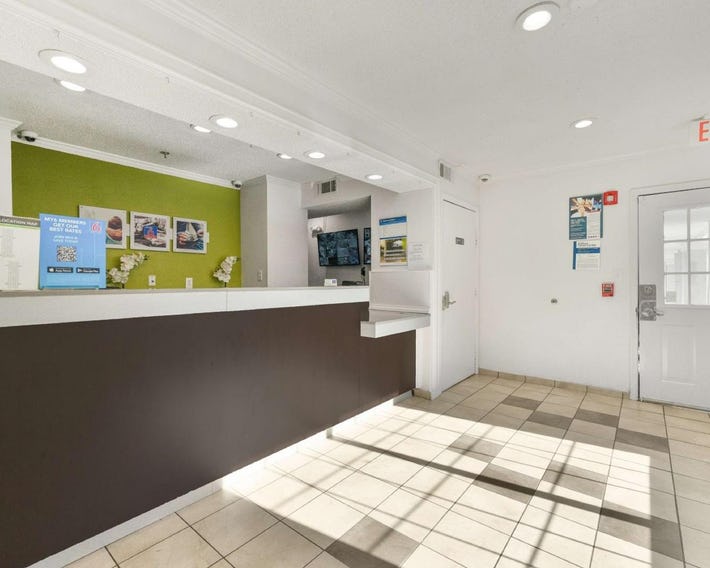 Studio 6 Atlanta Northlake