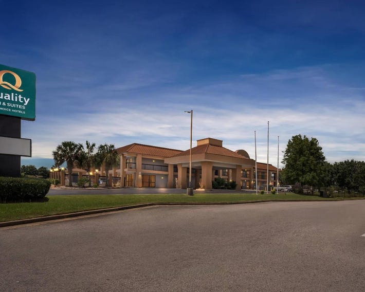 Quality Inn & Suites near Robins Air Force Base