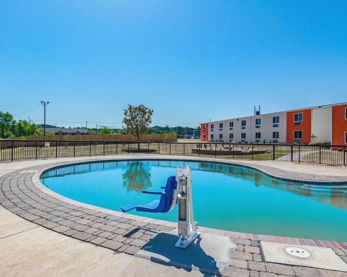 Motel 6-White, GA - Cartersville