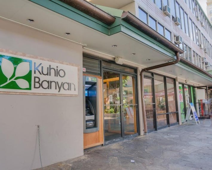 Kuhio Banyan Hotel (with Kitchenettes)