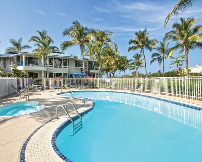 Holua Resort