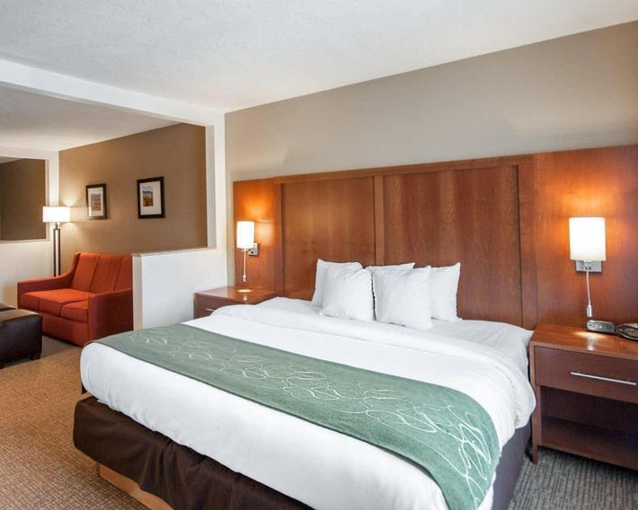 Comfort Suites Airport