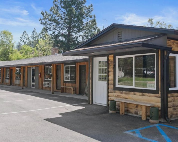 Lake Village Lodge