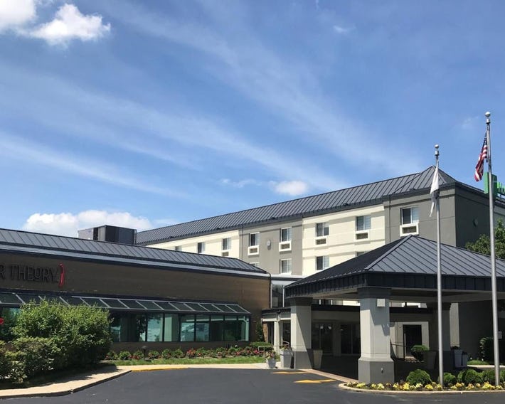Holiday Inn & Suites Chicago-Carol Stream (Wheaton)