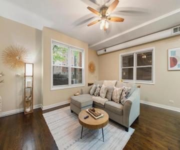 Medical District 2BR with Jacuzzi & Parking