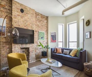 Beautifully Remodeled Third Floor Flat in River North - 3N